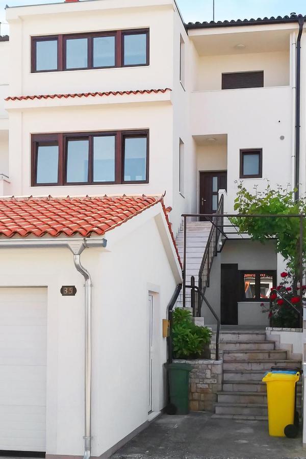 Apartments Silva Pula Exterior photo